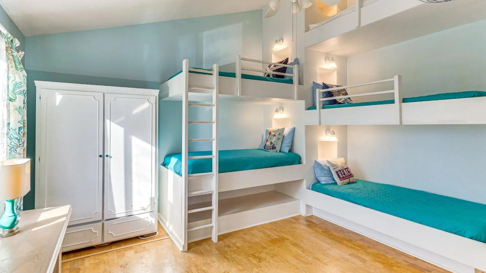Beachfront Destin Townhome With Pool Access Holiday home