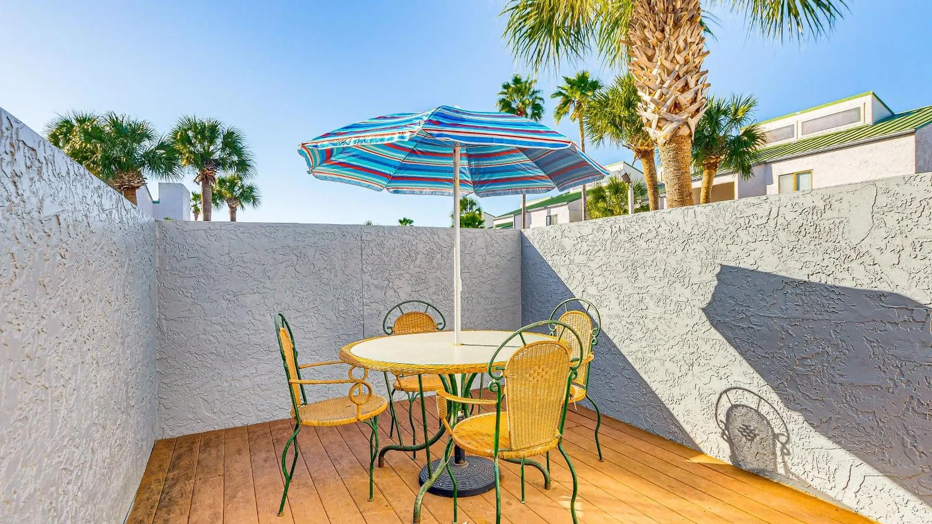 Holiday home Beachfront Destin Townhome With Pool Access
