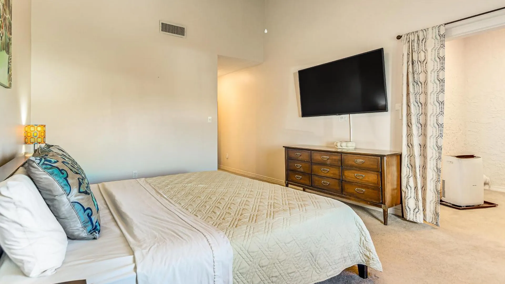 Beachfront Destin Townhome With Pool Access